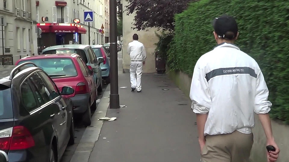 Juan XXL hunts Matt Kenedy in the streets of Paris